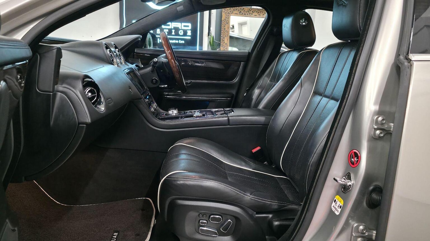 Used Jaguar XJ 2012 for sale - 77459918: Photo 5