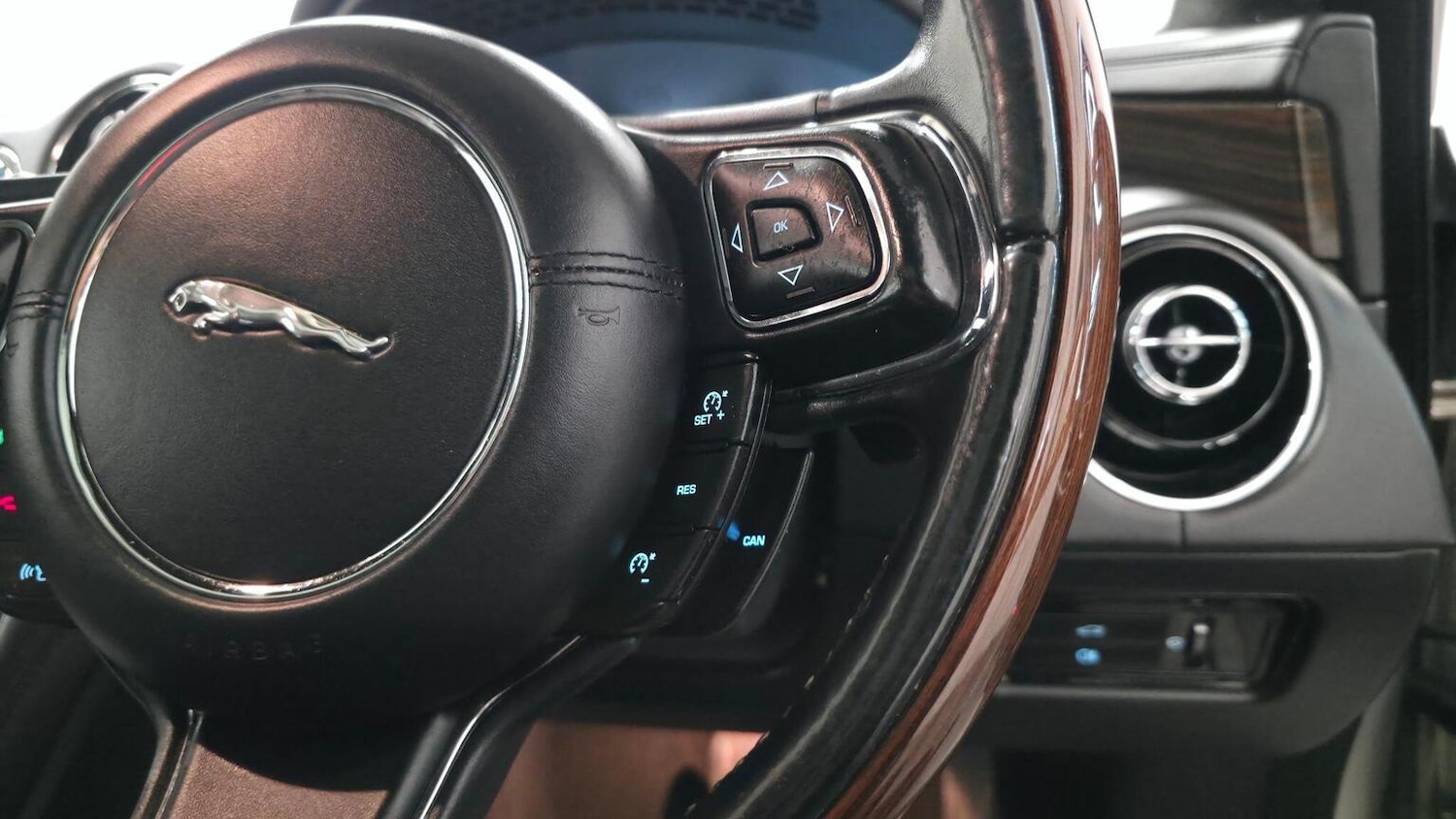 Used Jaguar XJ 2012 for sale - 77459918: Photo 9