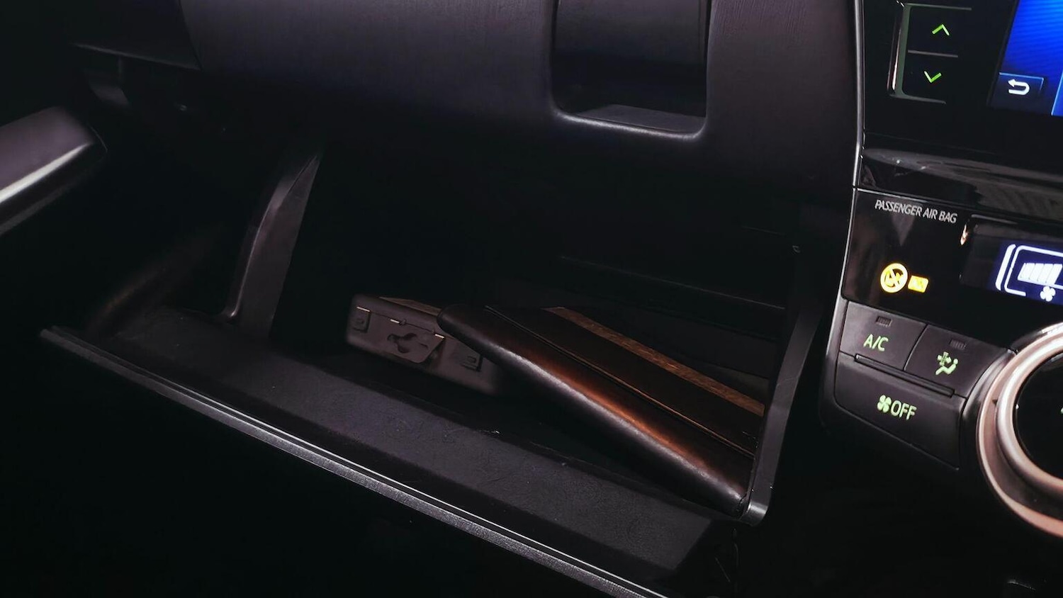 Used Toyota Prius+ 2019 for sale - 77241860: Photo 34