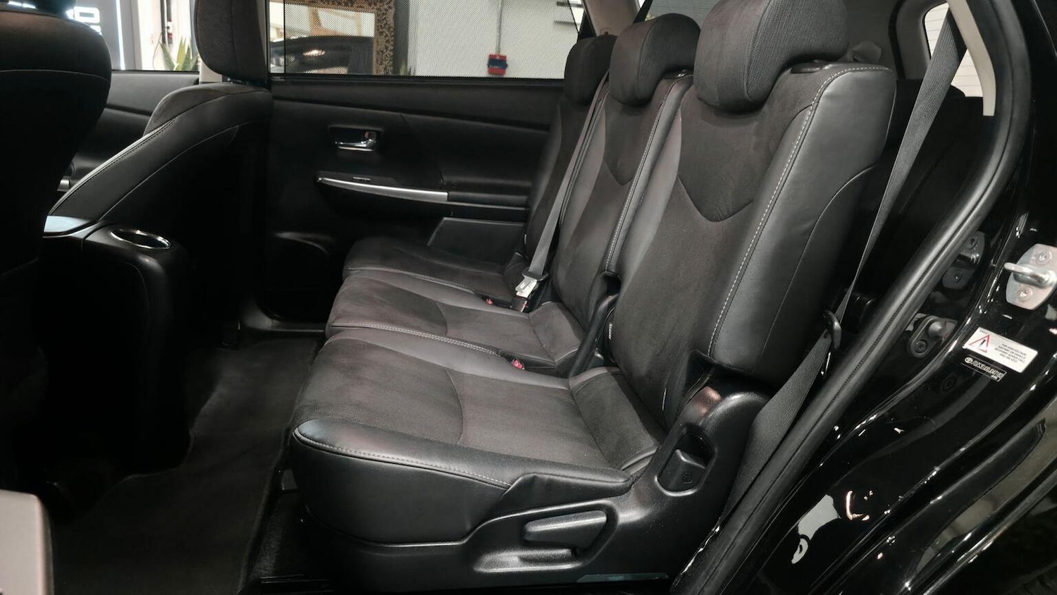 Used Toyota Prius+ 2019 for sale - 77241860: Photo 37