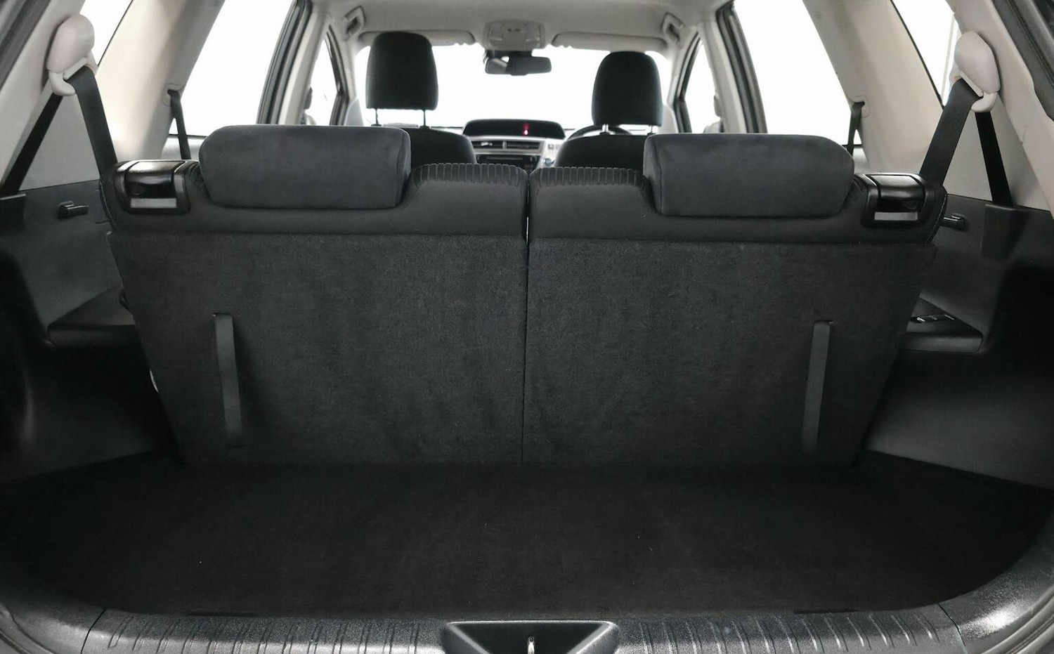 Used Toyota Prius+ 2019 for sale - 77241860: Photo 46