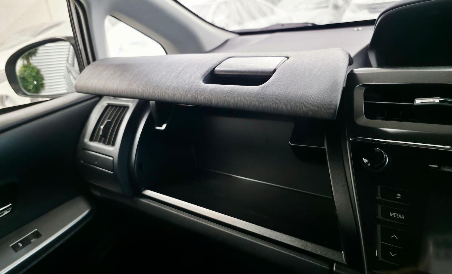 Used Toyota Prius+ 2019 for sale - 77218157: Photo 33