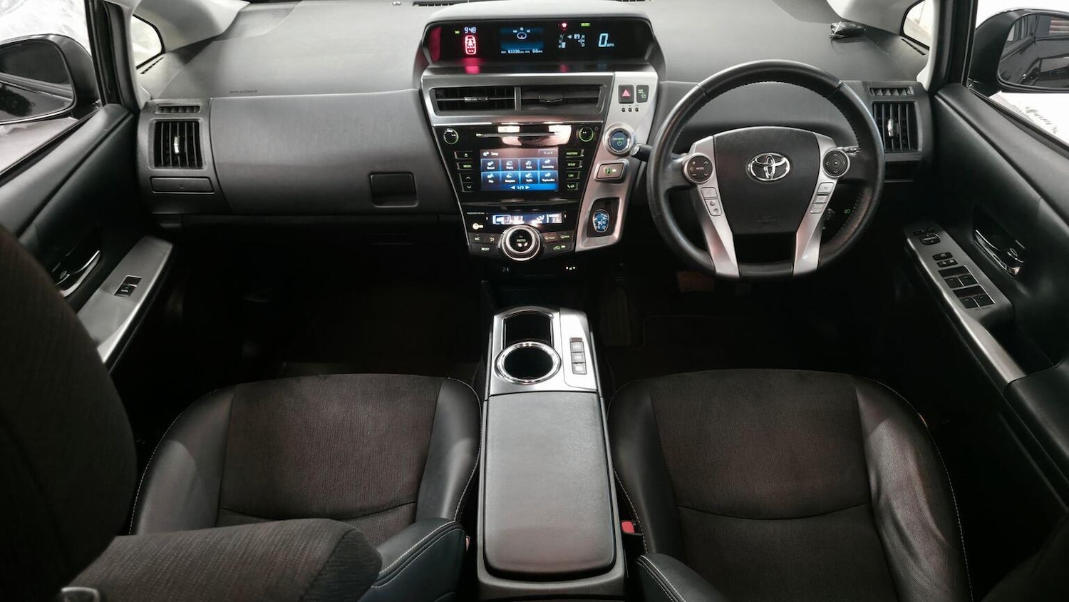 Used Toyota Prius+ 2019 for sale - 77218157: Photo 4