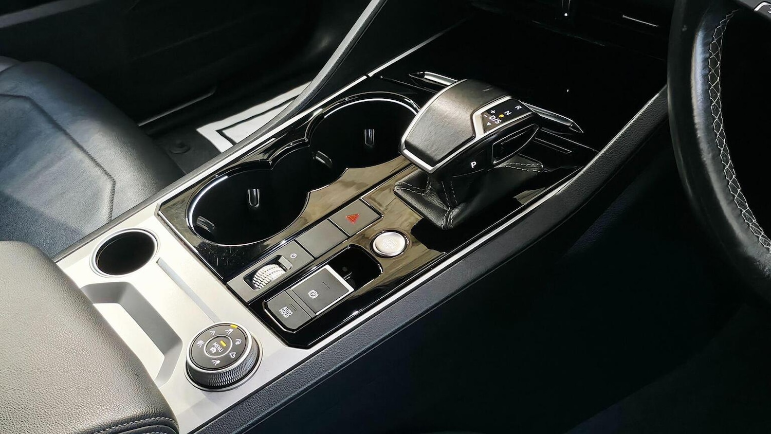 Used Volkswagen Touareg 2019 for sale - 77218146: Photo 19