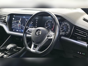 Used Volkswagen Touareg 2019 for sale - 77218146: Photo