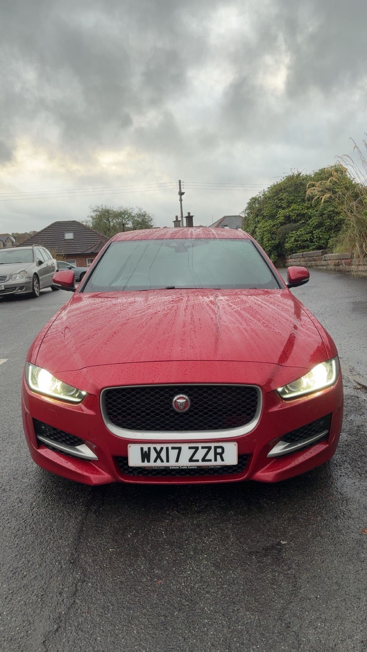 Used Jaguar XE 2017 for sale - 76449416: Photo 2