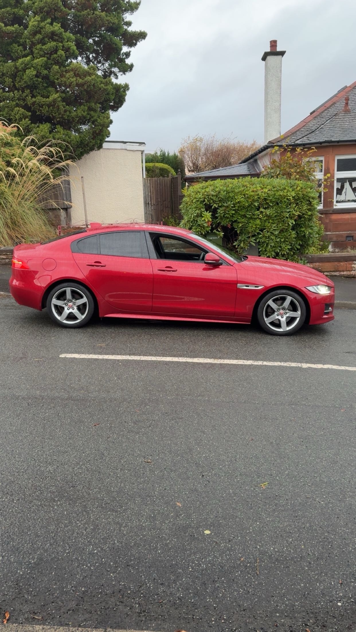 Used Jaguar XE 2017 for sale - 76449416: Photo 3