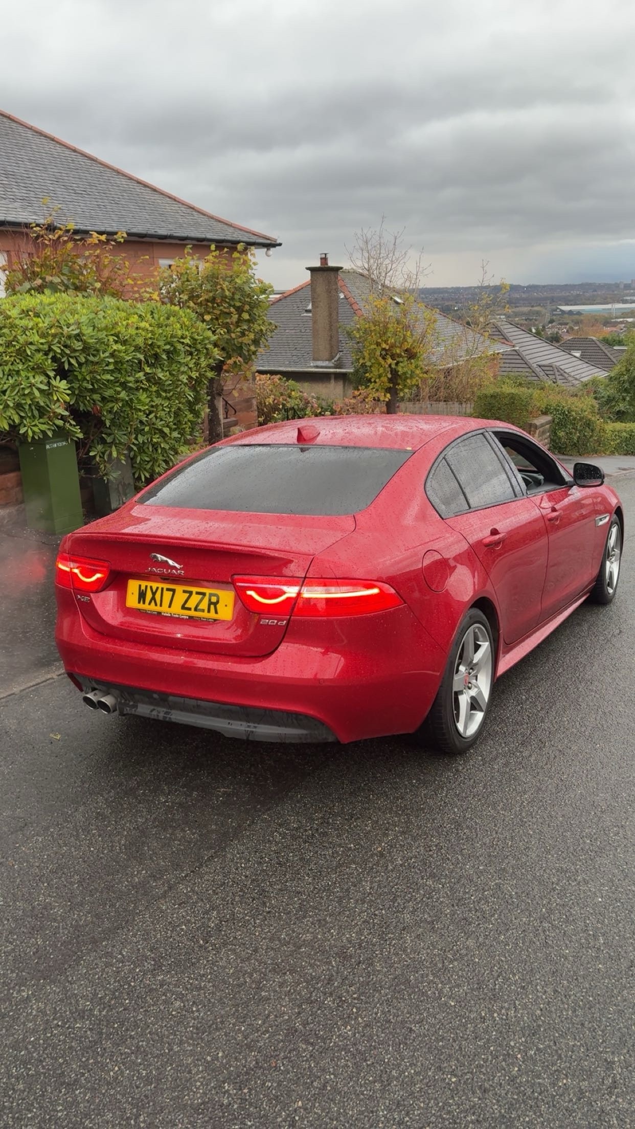 Used Jaguar XE 2017 for sale - 76449416: Photo 4