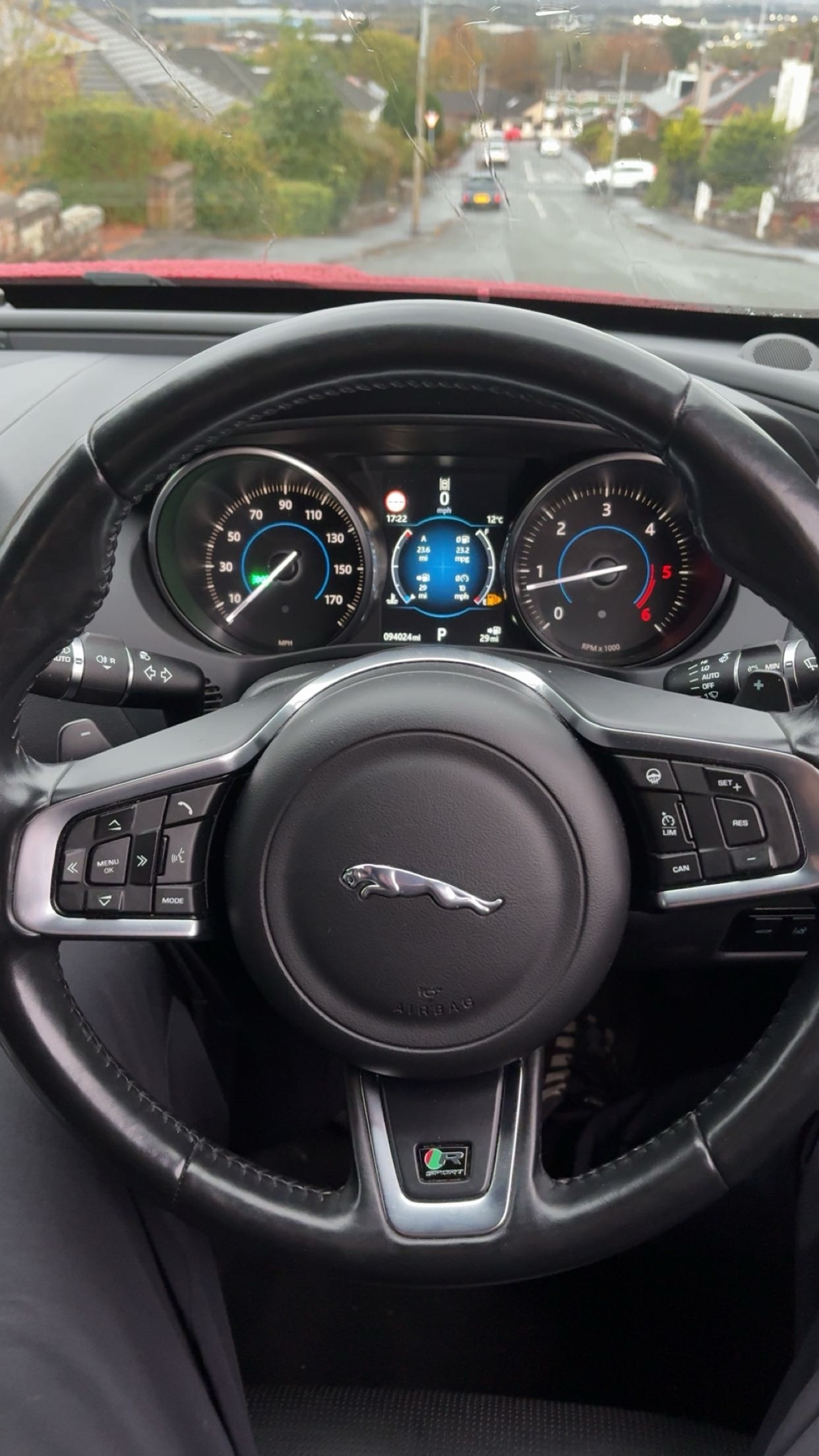 Used Jaguar XE 2017 for sale - 76449416: Photo 9