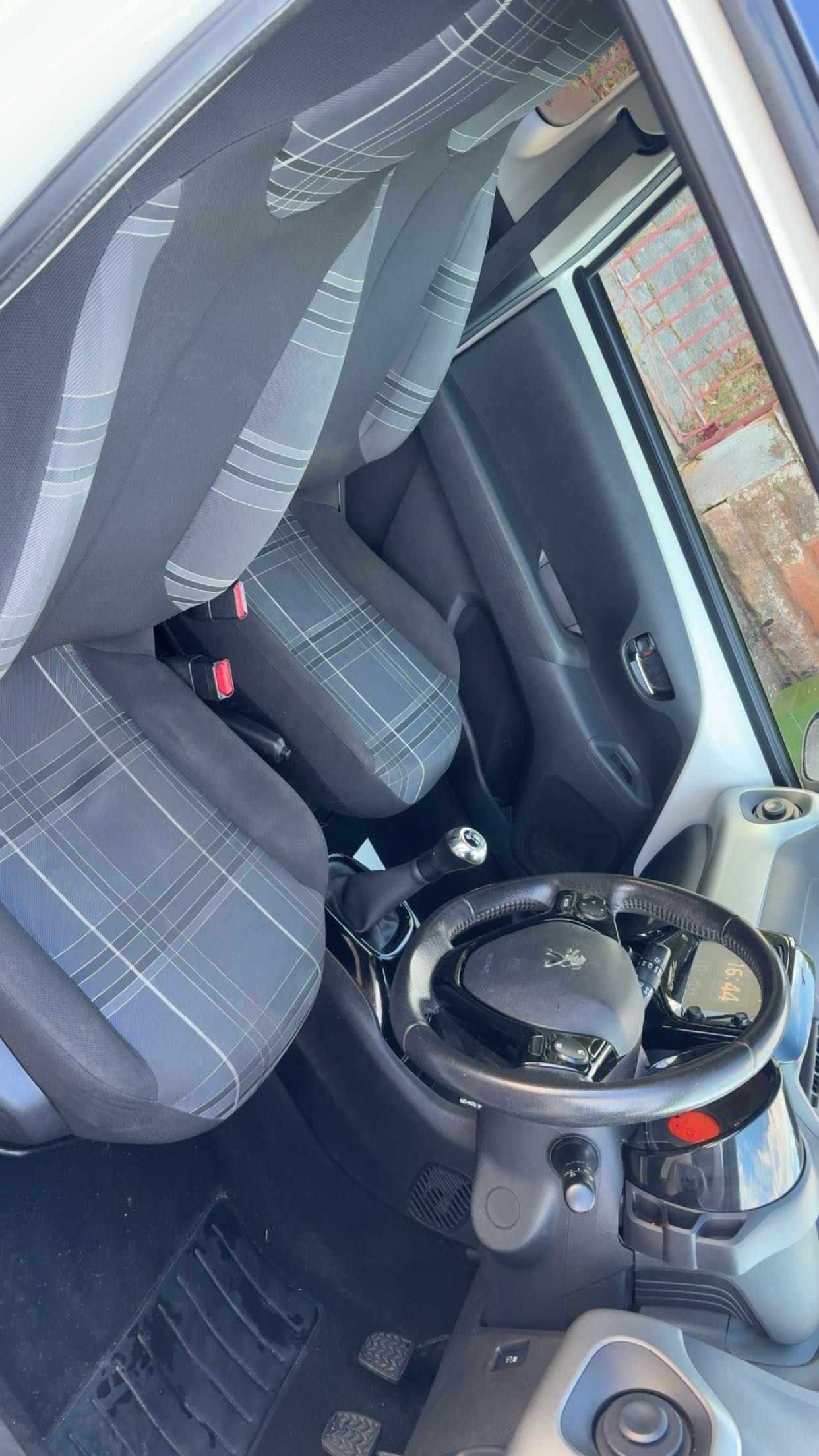 Used Peugeot 108 2017 for sale - 76807301: Photo 6