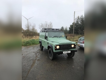 Land Rover - Defender