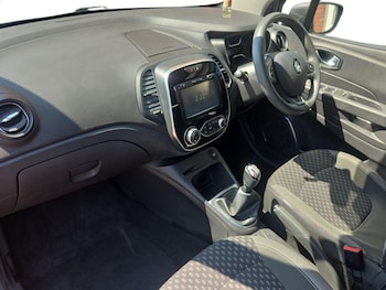 Used Renault Captur 2017 for sale - 79293970: Photo
