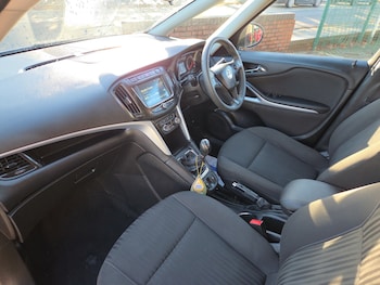 Used Vauxhall Zafira 2017 for sale - 76760748: Photo