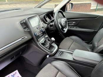 Used Renault Scenic 2017 for sale - 75464973: Photo