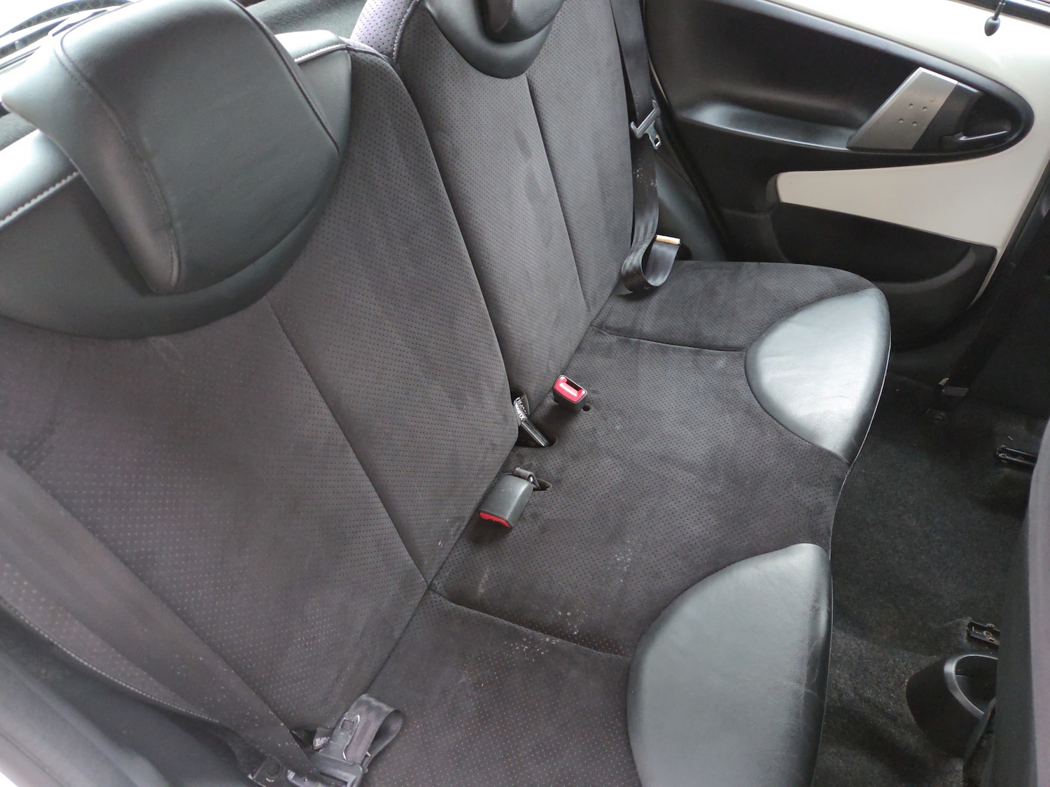 Used Toyota AYGO 2013 for sale - 76999546: Photo 10