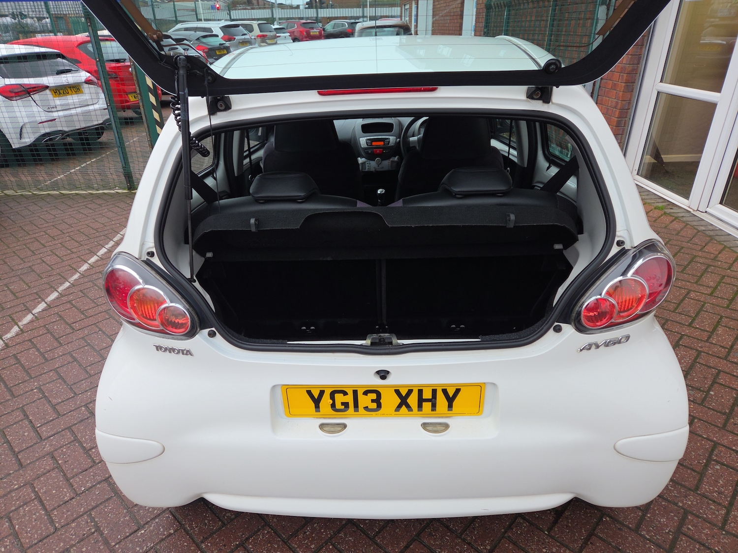 Used Toyota AYGO 2013 for sale - 76999546: Photo 9