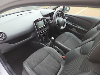 Used Renault Clio 2018 for sale - 77698320: Photo