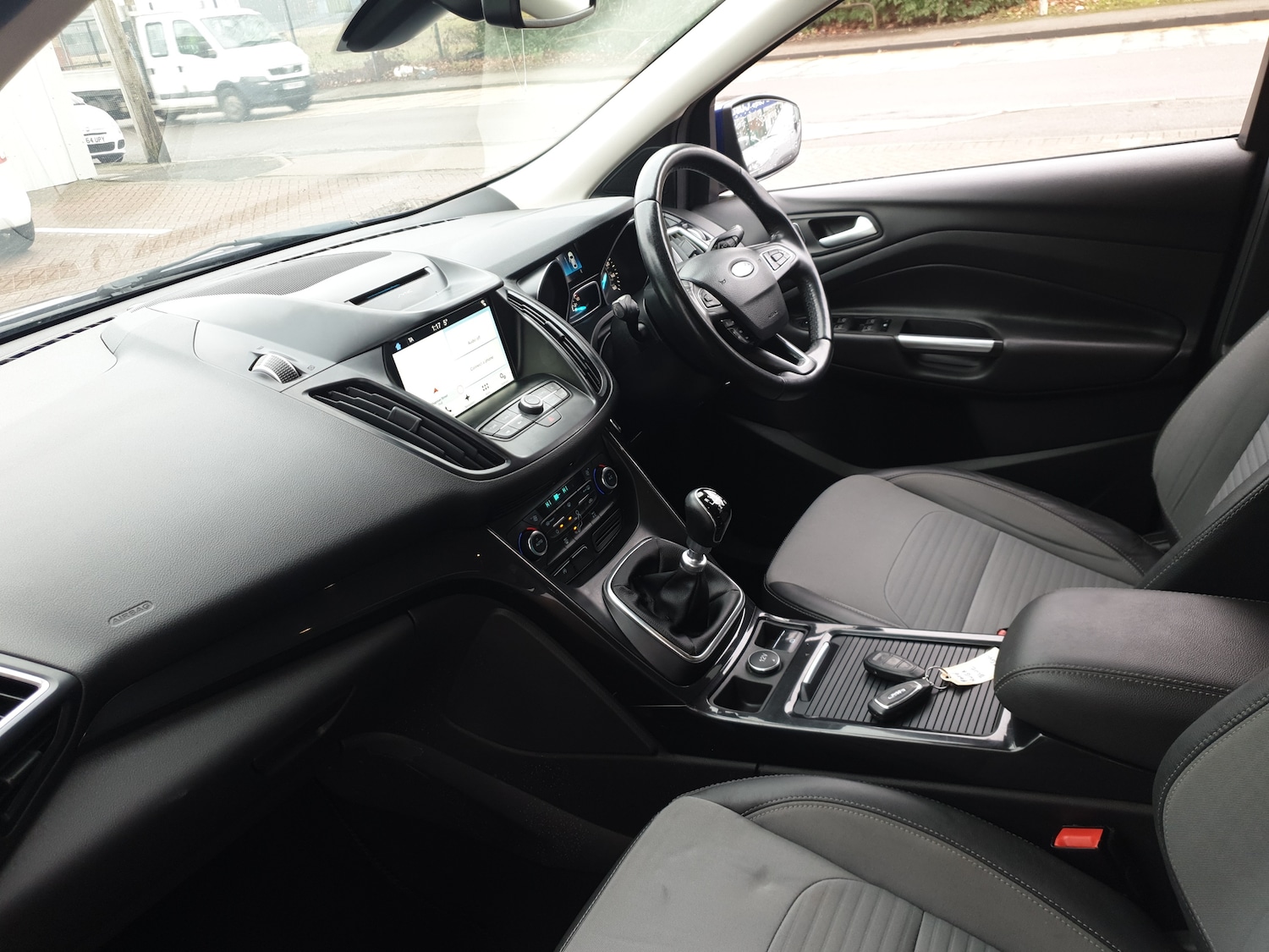 Used Ford Kuga 2017 for sale - 77442681: Photo 2