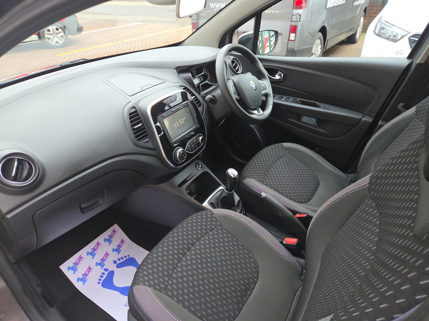 Used Renault Captur 2017 for sale - 76977949: Photo 2