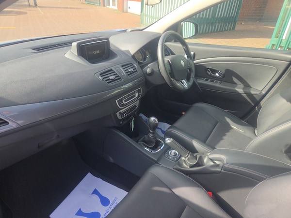 Used Renault Megane 2016 for sale - 76217378: Photo 2