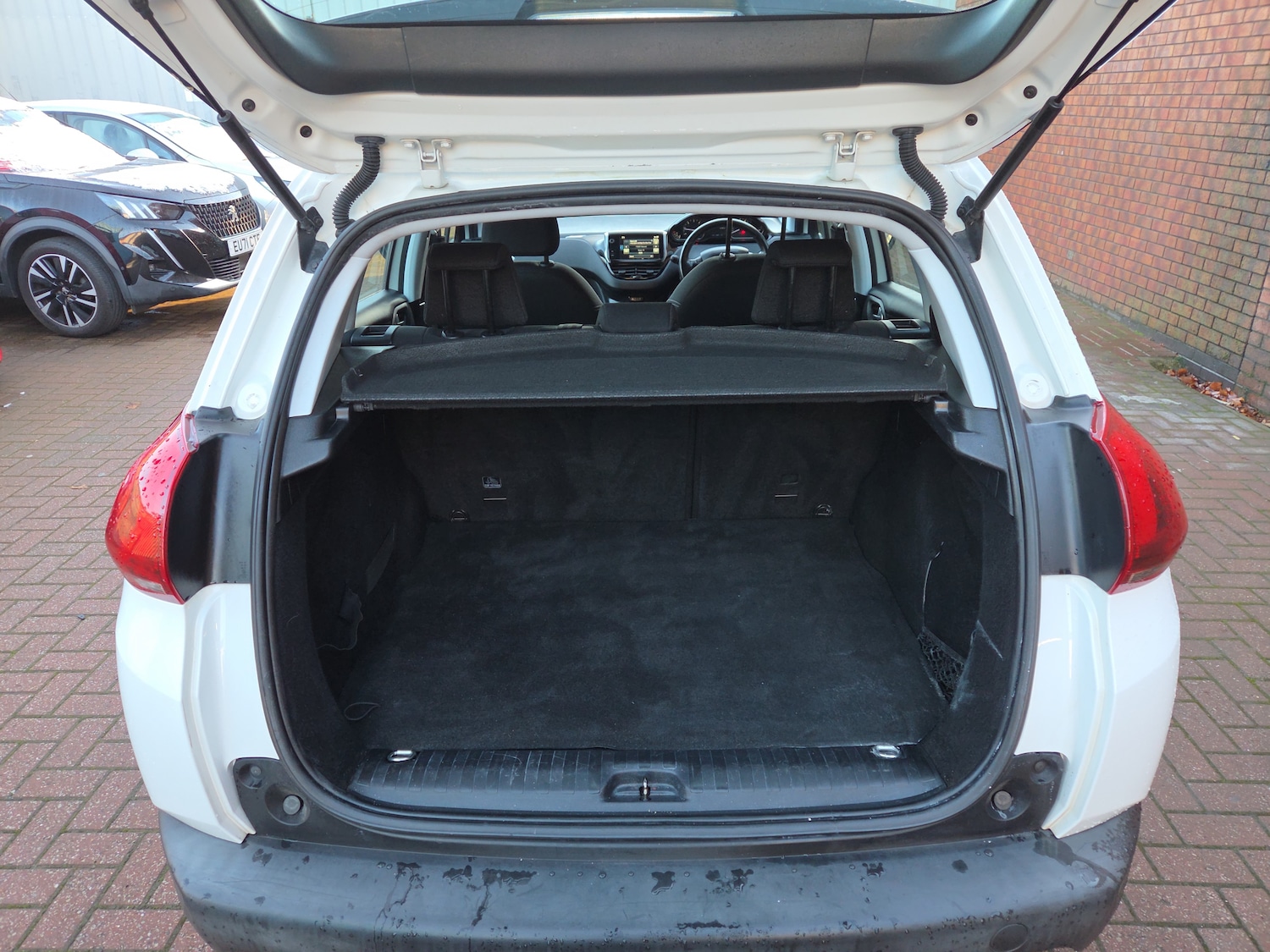 Used Peugeot 2008 2016 for sale - 76661125: Photo 9