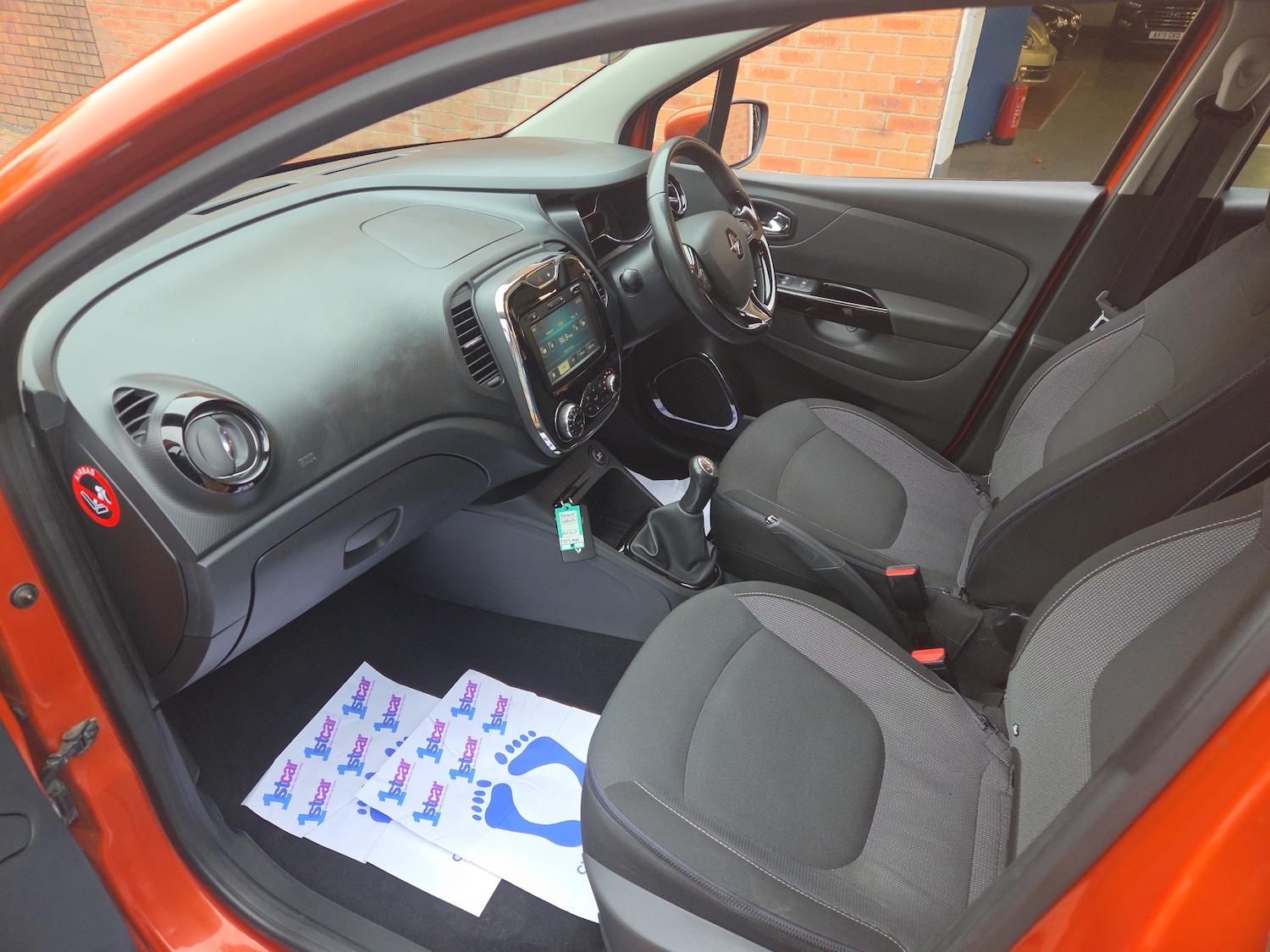 Used Renault Captur 2015 for sale - 76297788: Photo 2