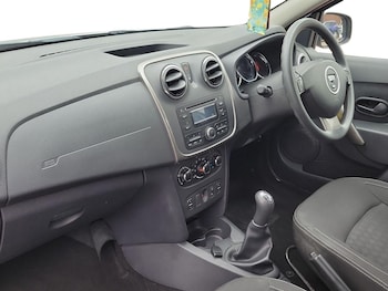 Used Dacia Sandero 2015 for sale - 79555552: Photo