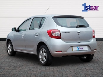Used Dacia Sandero 2015 for sale - 79555552: Photo