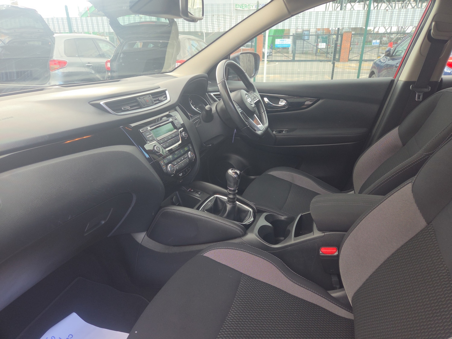 Used Nissan Qashqai 2017 for sale - 76087135: Photo 2
