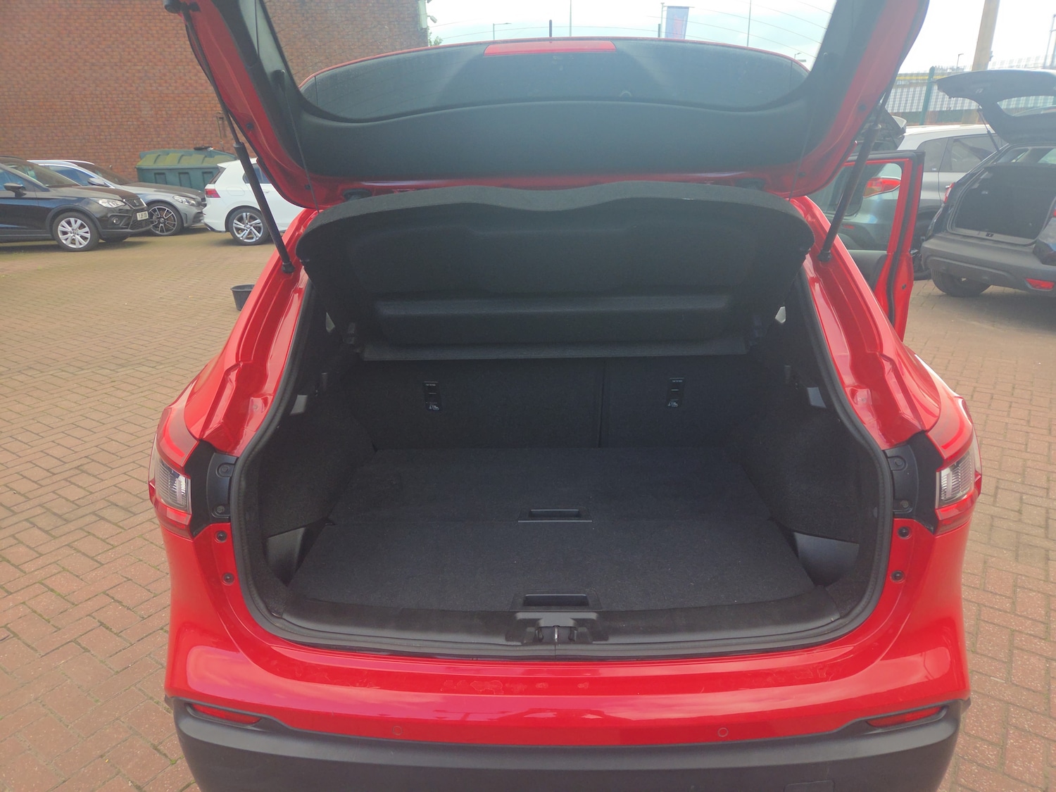 Used Nissan Qashqai 2017 for sale - 76087135: Photo 9