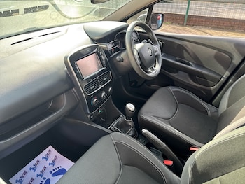 Used Renault Clio 2018 for sale - 76015364: Photo