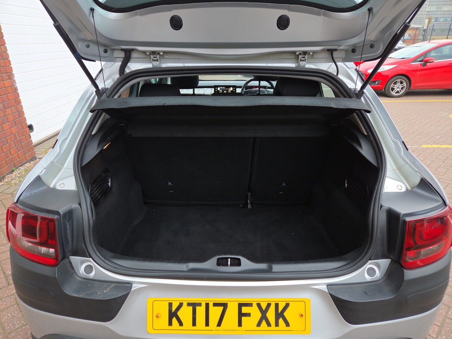 Used Citroen C4 Cactus 2017 for sale - 77826592: Photo 9