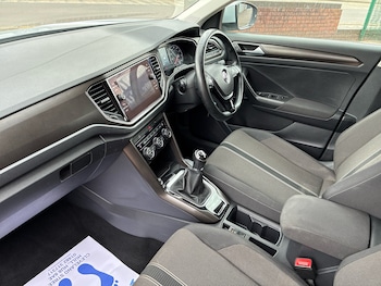 Used Volkswagen T-Roc 2019 for sale - 75460819: Photo