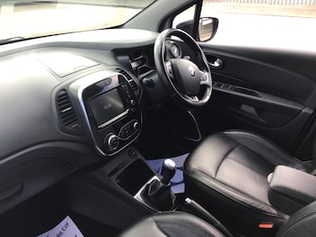 Used Renault Captur 2018 for sale - 79077947: Photo