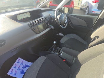 Used Citroen C4 Picasso 2016 for sale - 76351136: Photo