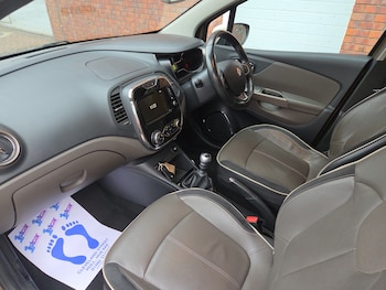 Used Renault Captur 2016 for sale - 76977950: Photo