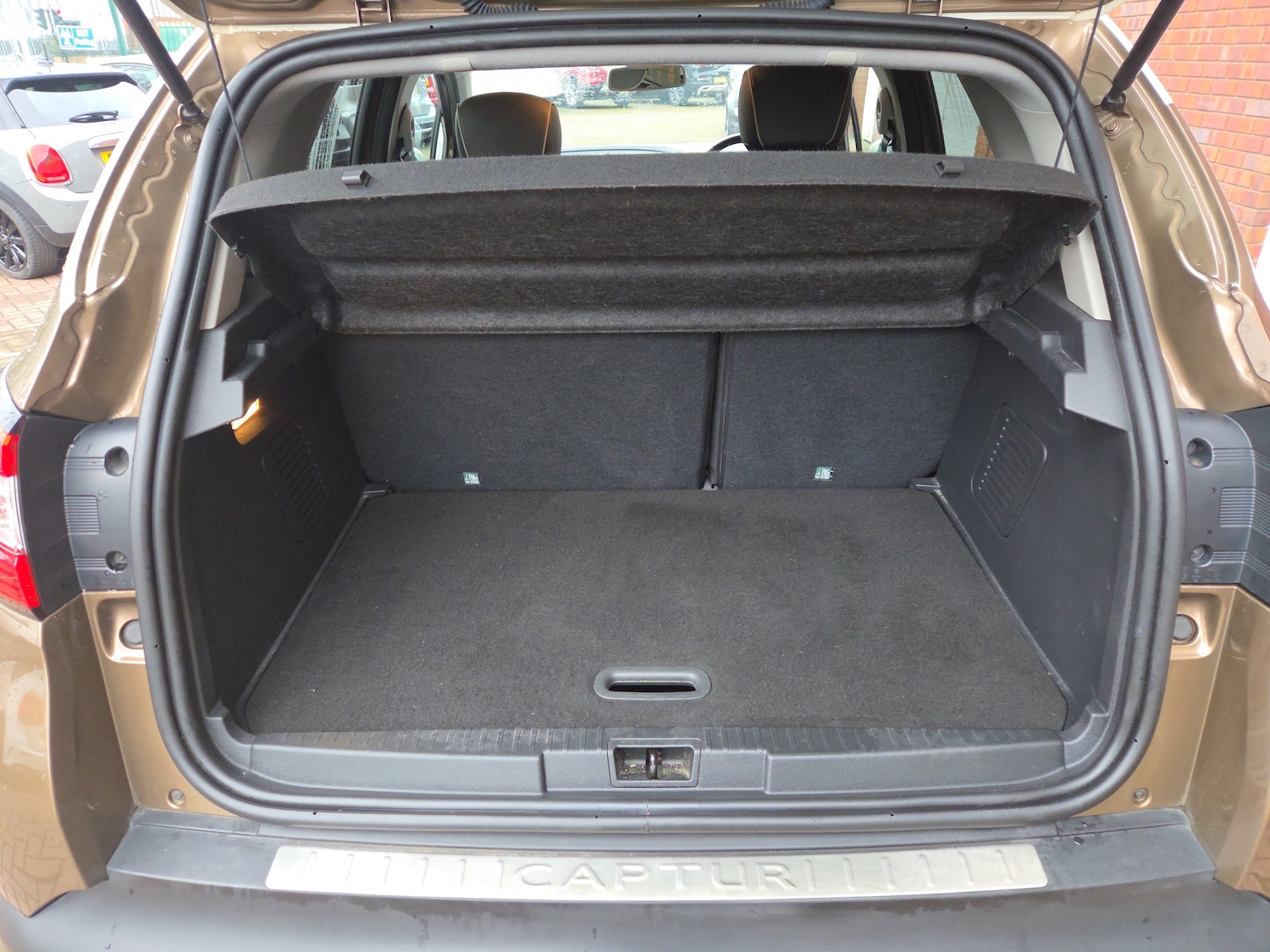 Used Renault Captur 2016 for sale - 76977950: Photo 9