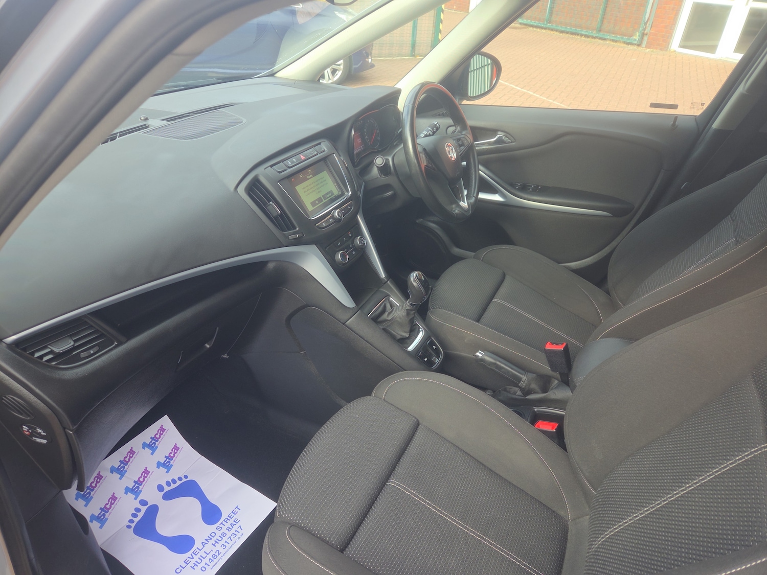 Used Vauxhall Zafira 2017 for sale - 77082669: Photo 2