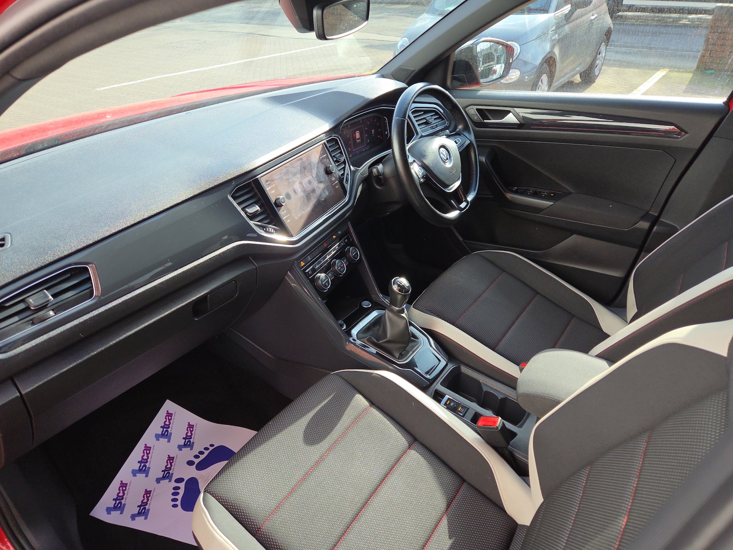 Used Volkswagen T-Roc 2018 for sale - 77673934: Photo 2