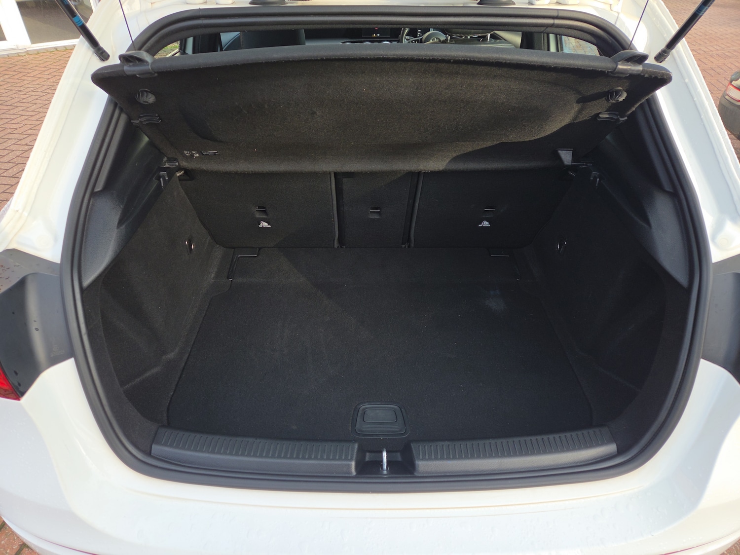 Used Mercedes-Benz A-Class 2018 for sale - 76842221: Photo 9