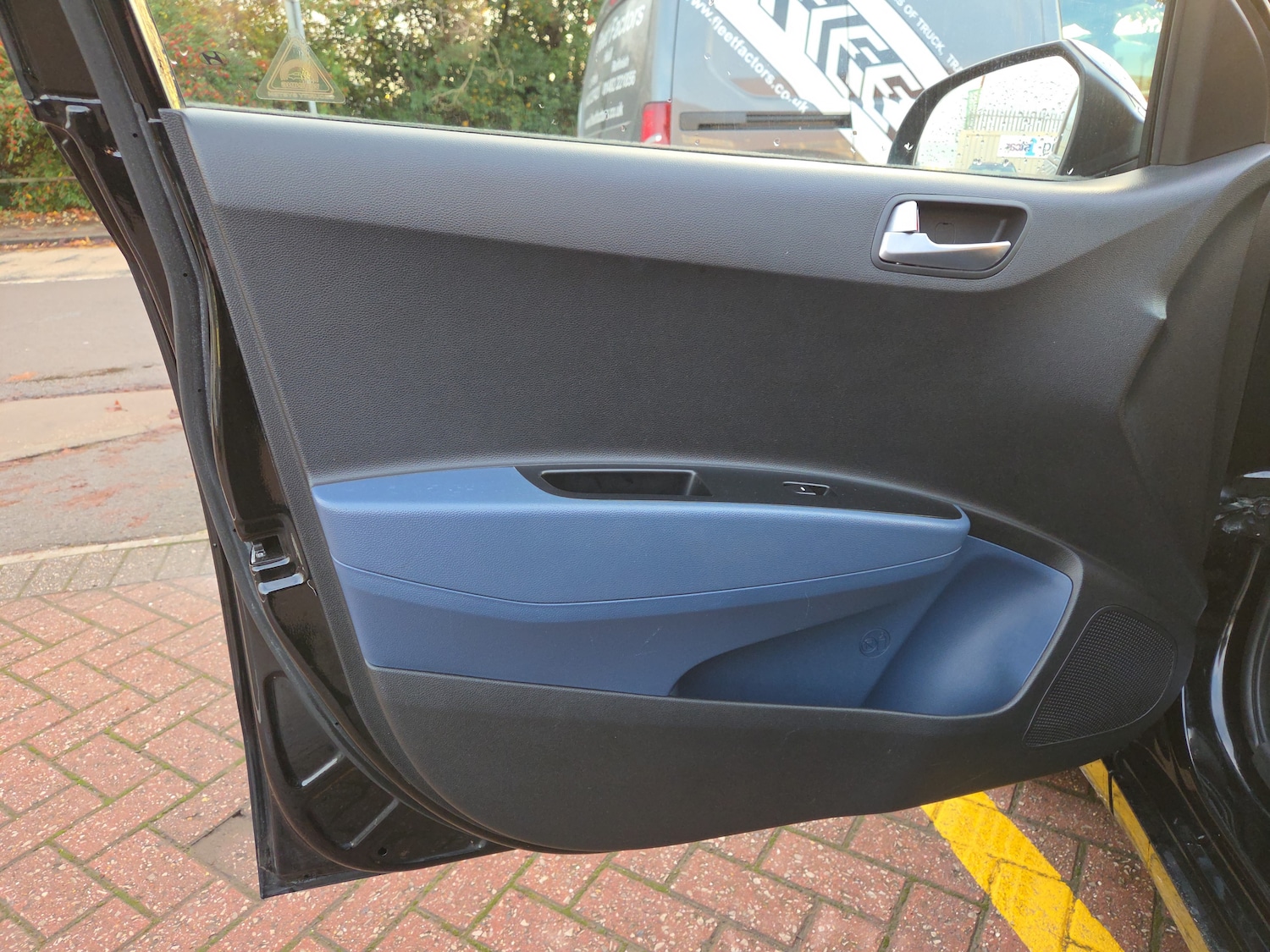 Used Hyundai i10 2015 for sale - 76966828: Photo 11