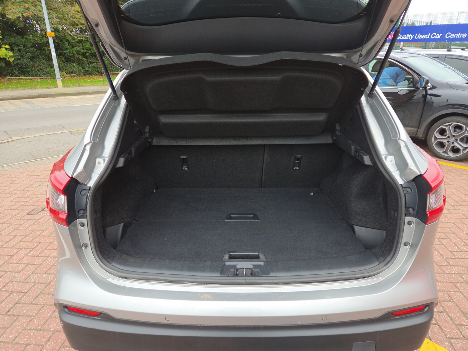 Used Nissan Qashqai 2017 for sale - 76285810: Photo 9