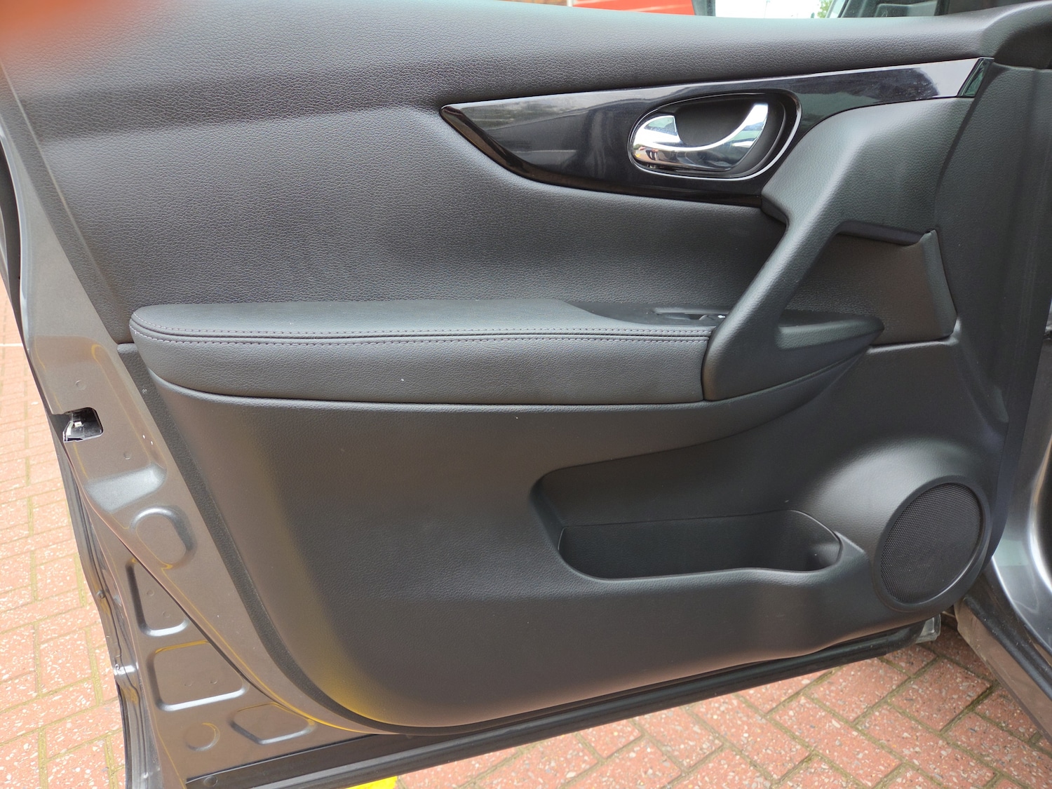 Used Nissan Qashqai 2015 for sale - 76501114: Photo 11