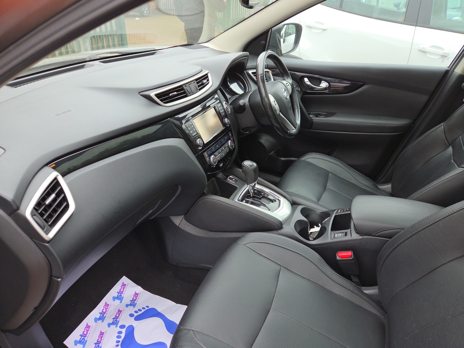 Used Nissan Qashqai 2015 for sale - 76501114: Photo 2