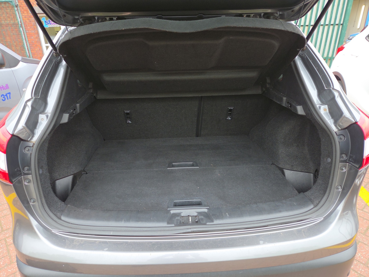 Used Nissan Qashqai 2015 for sale - 76501114: Photo 9