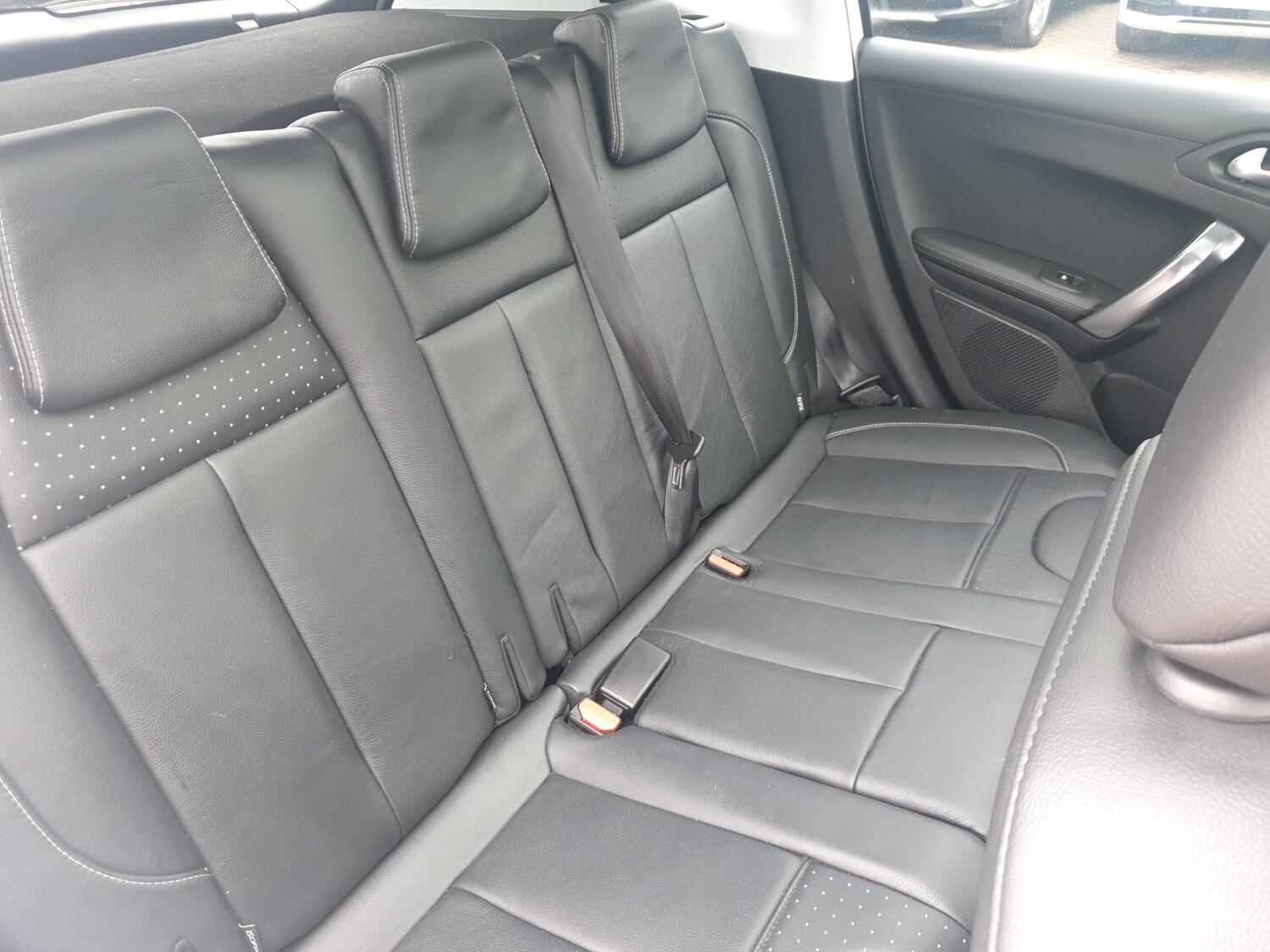 Used Peugeot 2008 2014 for sale - 77911325: Photo 10