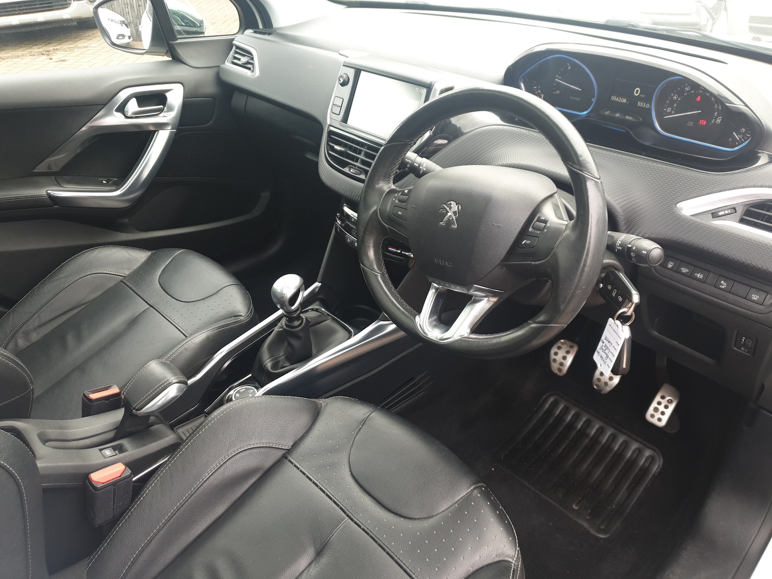 Used Peugeot 2008 2014 for sale - 77911325: Photo 6