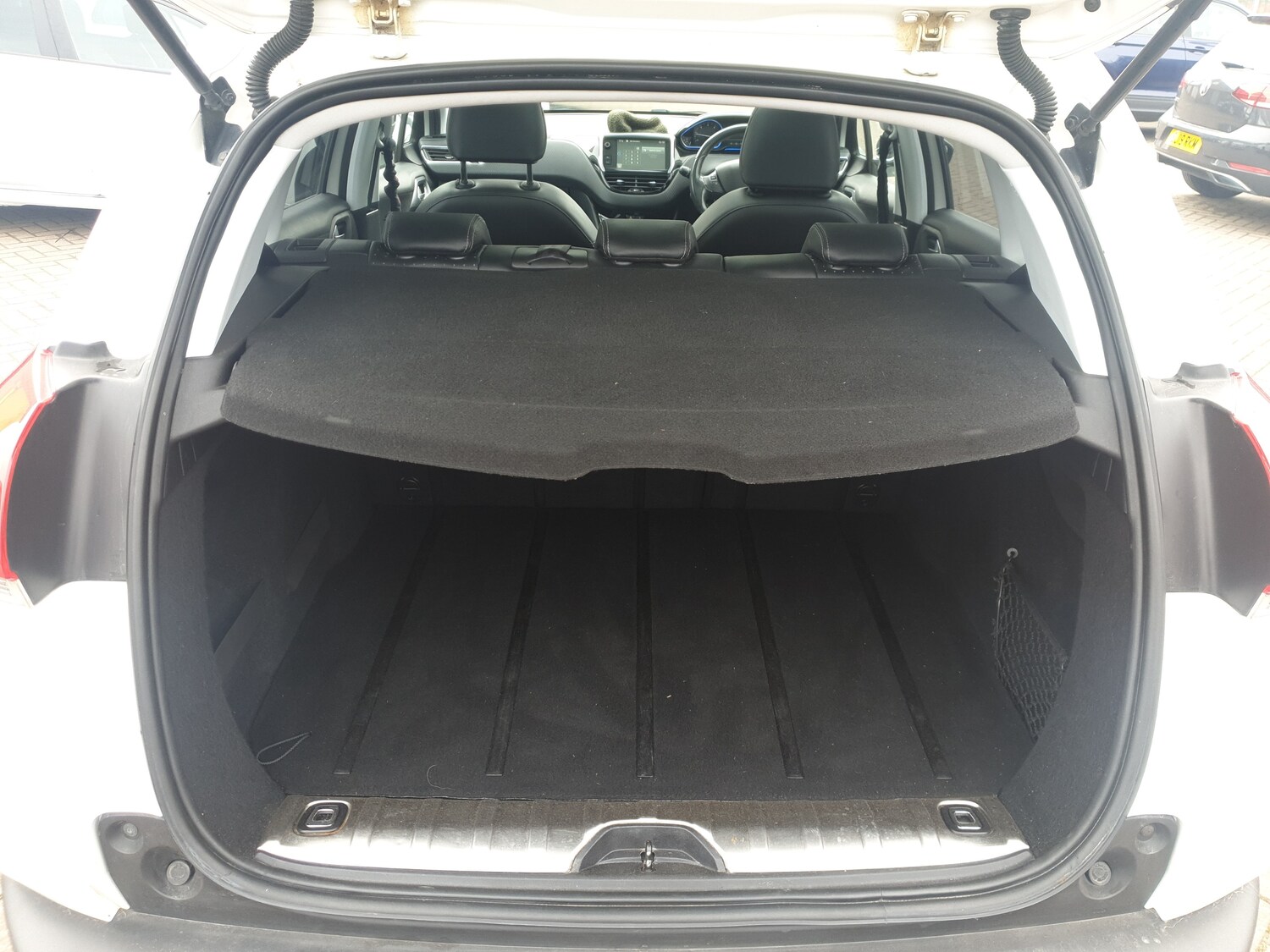 Used Peugeot 2008 2014 for sale - 77911325: Photo 9