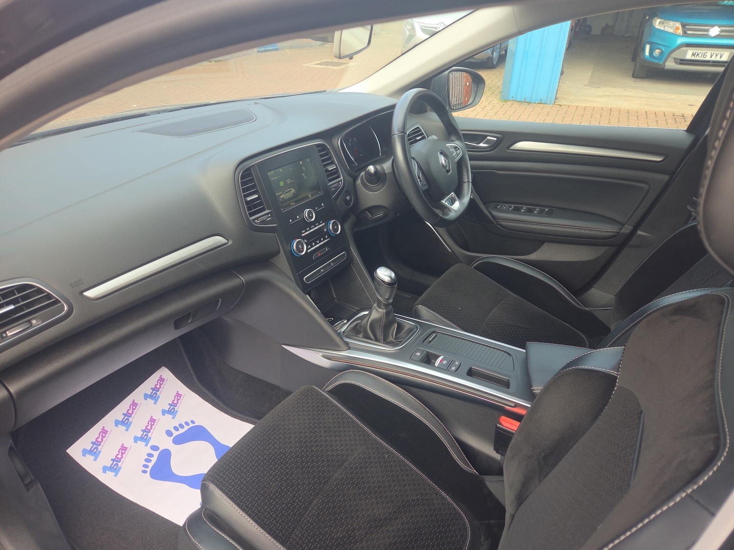 Used Renault Megane 2018 for sale - 76229530: Photo 2