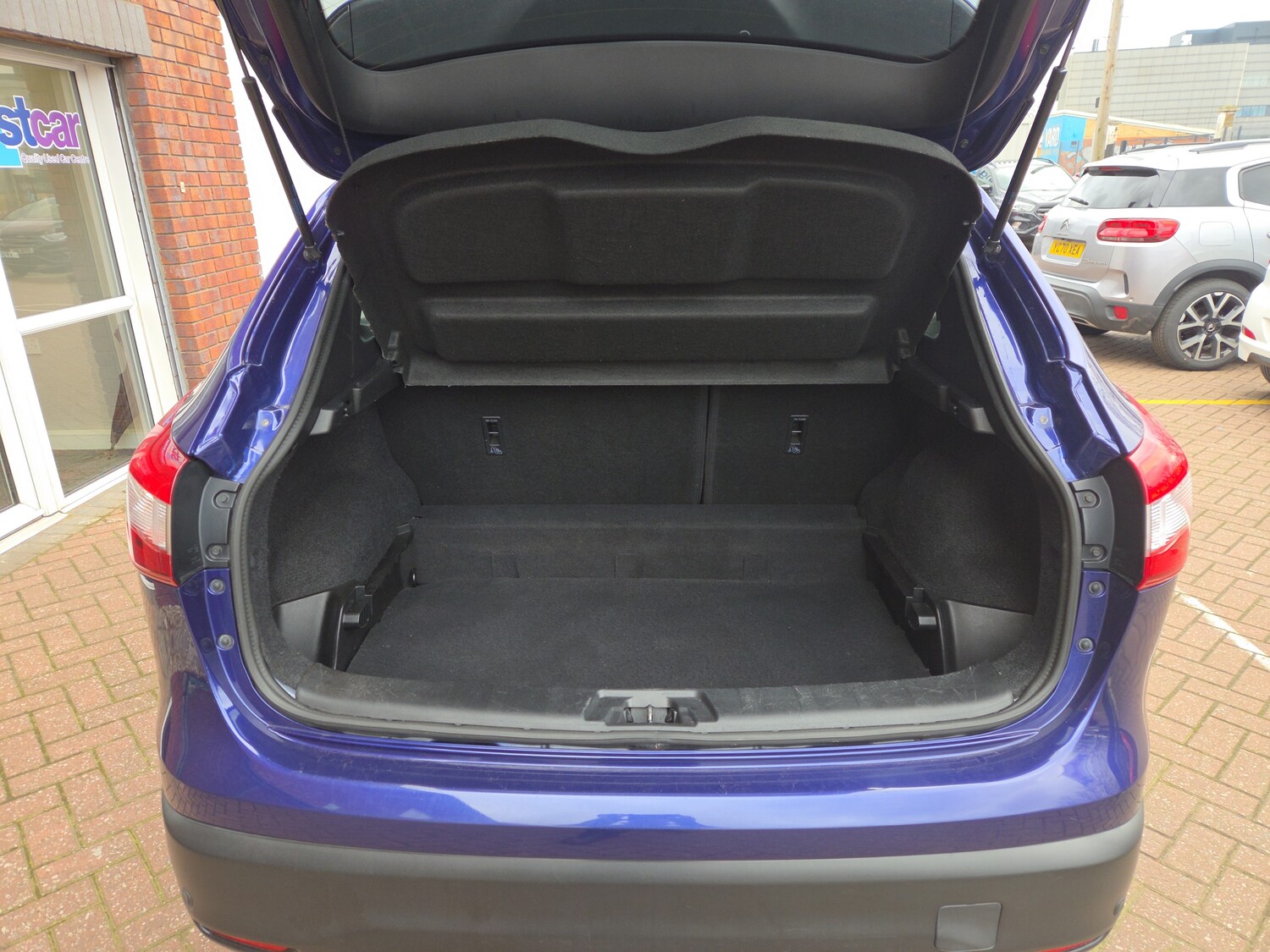 Used Nissan Qashqai 2016 for sale - 77600478: Photo 9